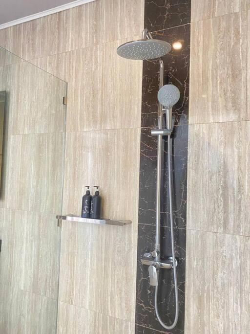 Villa Akmali Umalas 2Br With Private Pool & Jacuzzi تْشانغو المظهر الخارجي الصورة