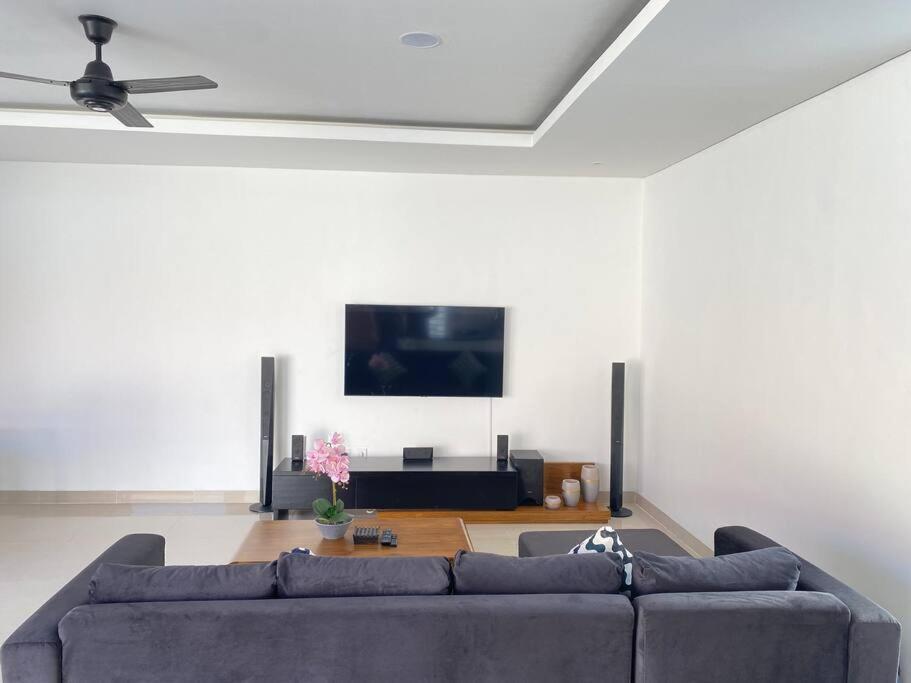 Villa Akmali Umalas 2Br With Private Pool & Jacuzzi تْشانغو المظهر الخارجي الصورة