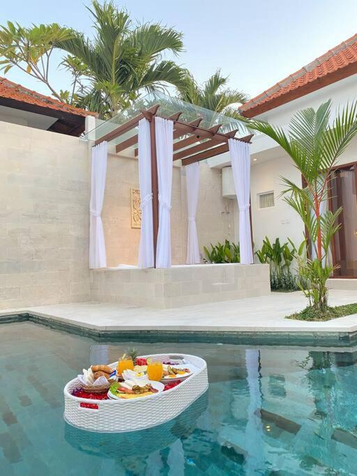 Villa Akmali Umalas 2Br With Private Pool & Jacuzzi تْشانغو المظهر الخارجي الصورة