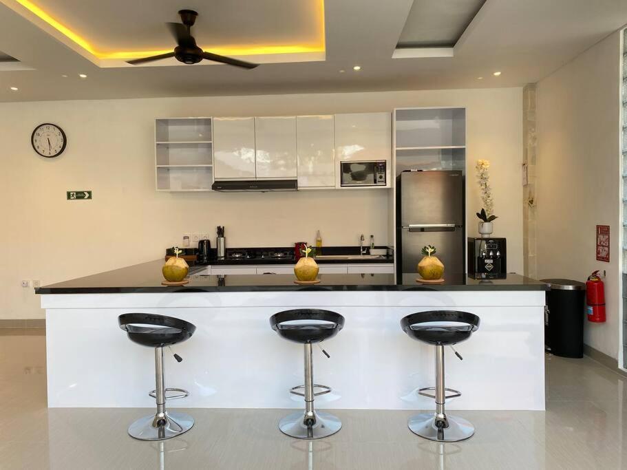 Villa Akmali Umalas 2Br With Private Pool & Jacuzzi تْشانغو المظهر الخارجي الصورة