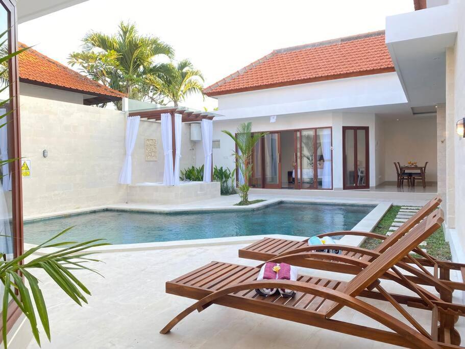 Villa Akmali Umalas 2Br With Private Pool & Jacuzzi تْشانغو المظهر الخارجي الصورة