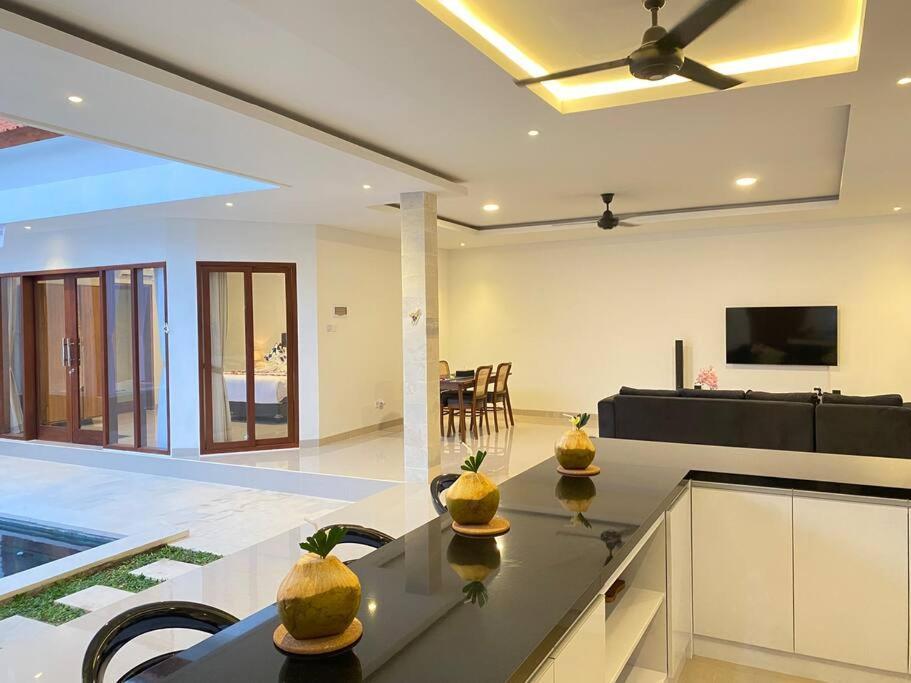 Villa Akmali Umalas 2Br With Private Pool & Jacuzzi تْشانغو المظهر الخارجي الصورة