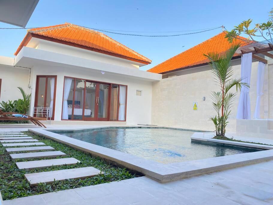 Villa Akmali Umalas 2Br With Private Pool & Jacuzzi تْشانغو المظهر الخارجي الصورة
